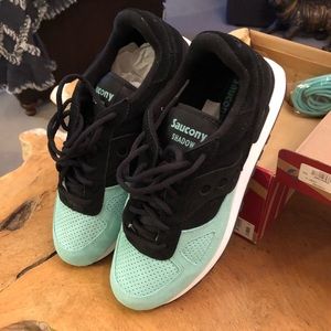 saucony reverse mint
